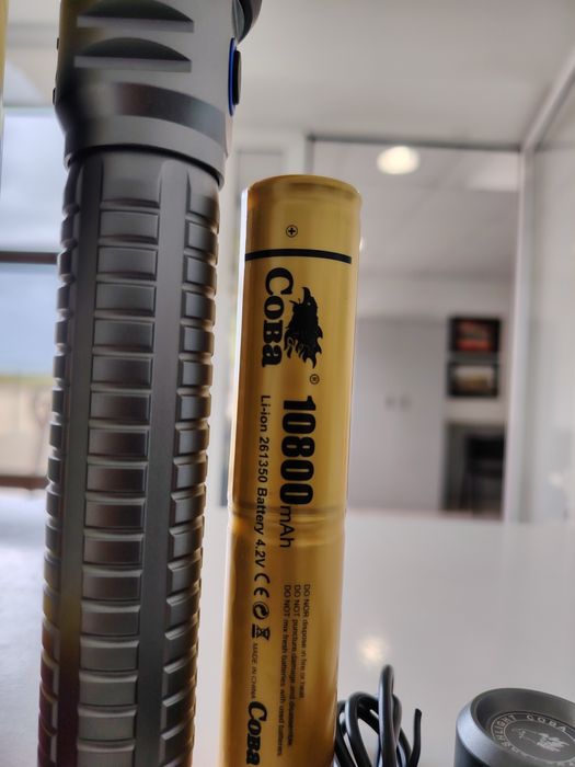 Feixe luz Animal e Violento–Alcance 800m 2500 Lúmens. Nova