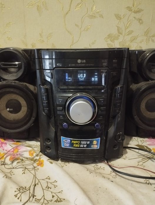 Музикальний центр