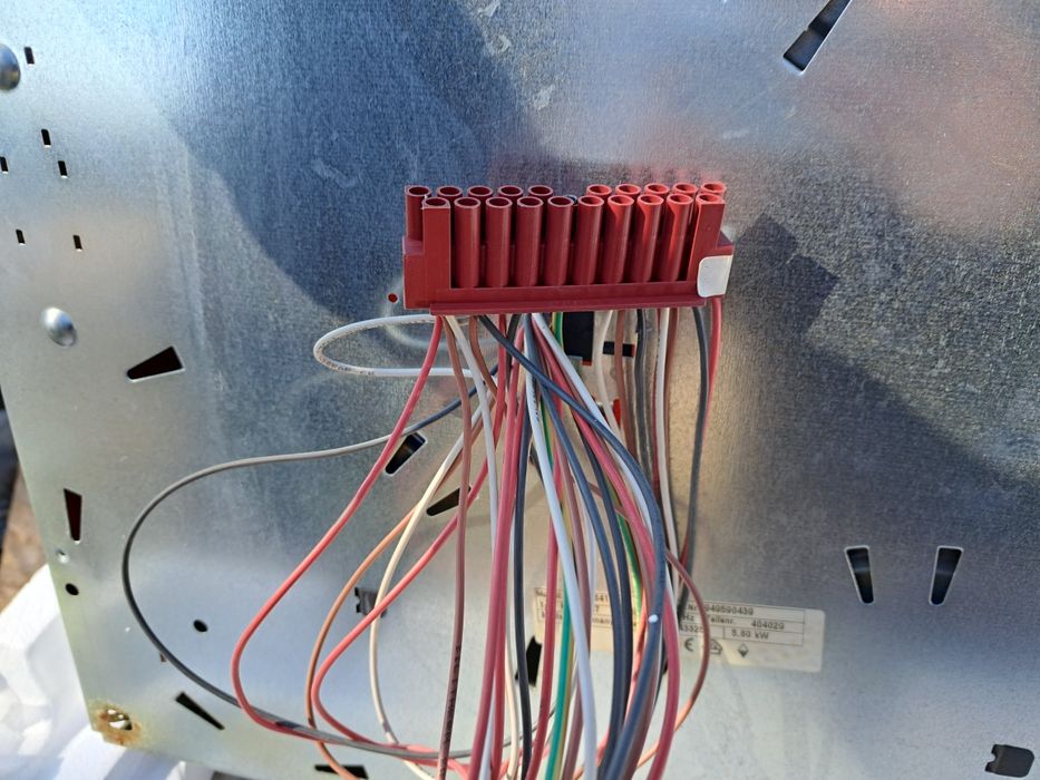 Piekarnik z płytą elektryczną