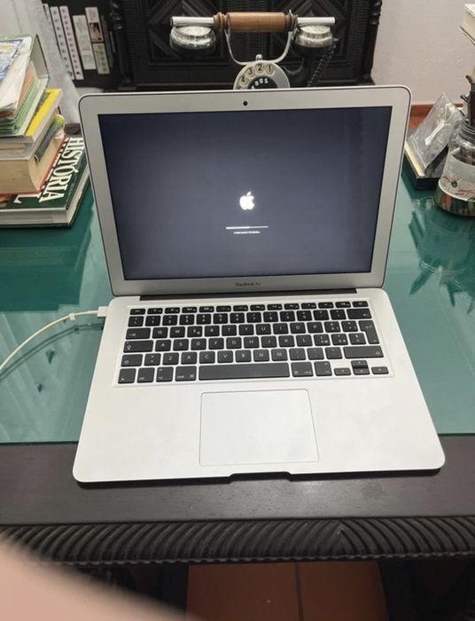 MacBook Air 13” (2017) — Excelente Estado | Pronto a Usar