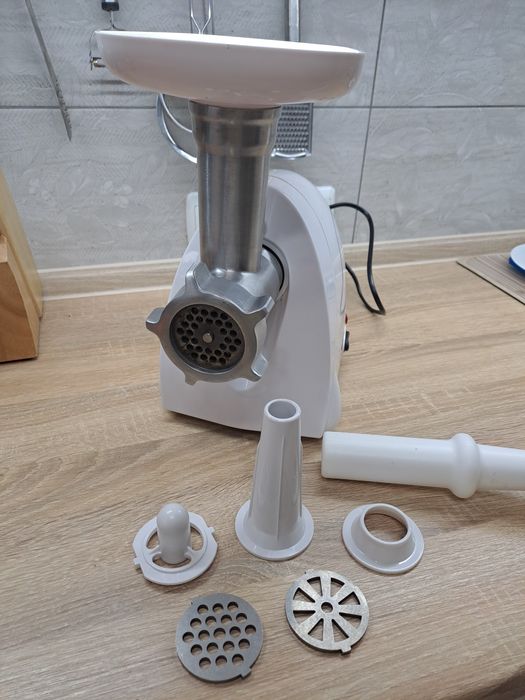 Електрична м'ясорубка Delfa DMG-2130