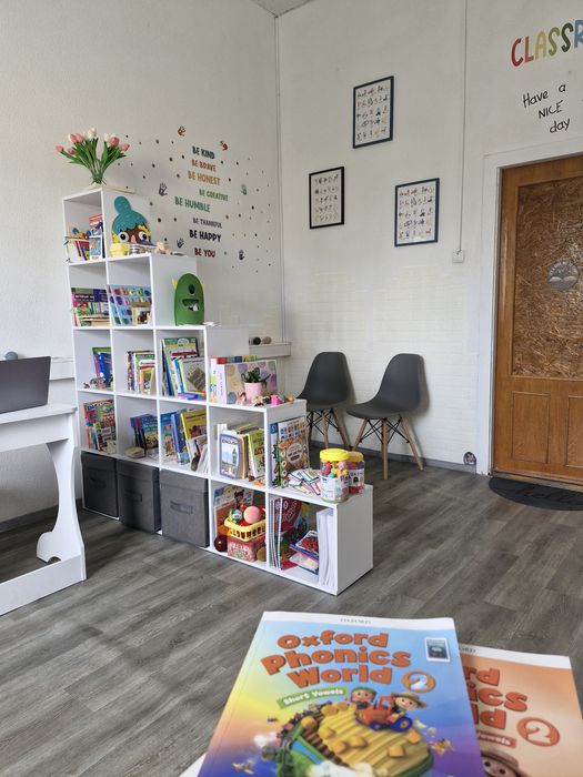 Англійська, Полтава, центр, 6-14 років. Швидко навчу читати.