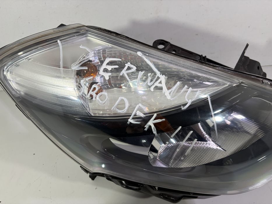 Renault clio iii 3 lift lampa przód przednia prawa europa uszkodzona