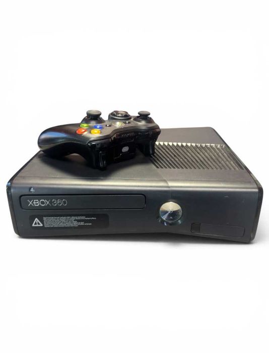Konsola XBOX 360 Slim 250GB + pad