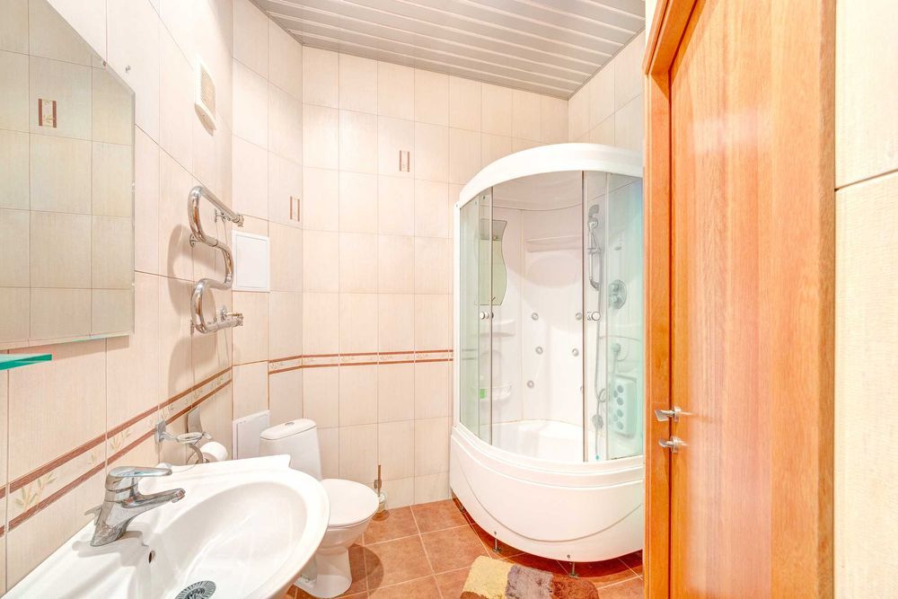 Уютные 1к апартаменты посуточно м. Печерская (в 5-ти минутах пешком)