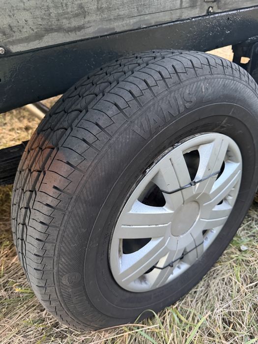 Продам причіп  сантей