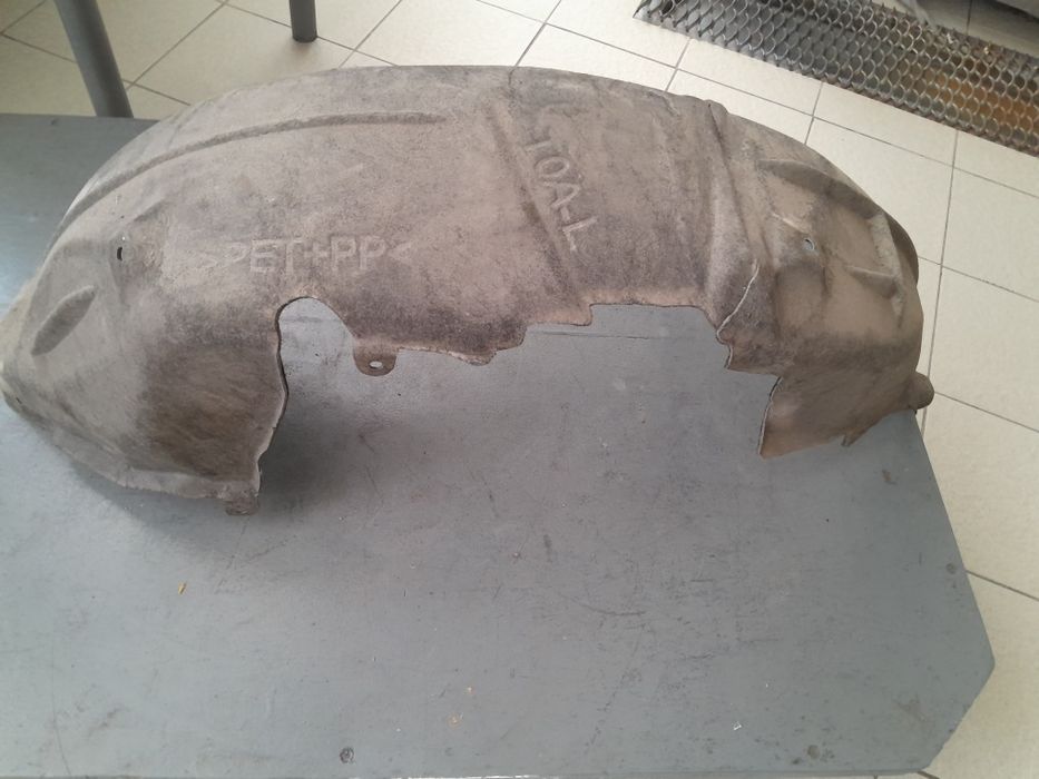 Задні підкрилки ворсові