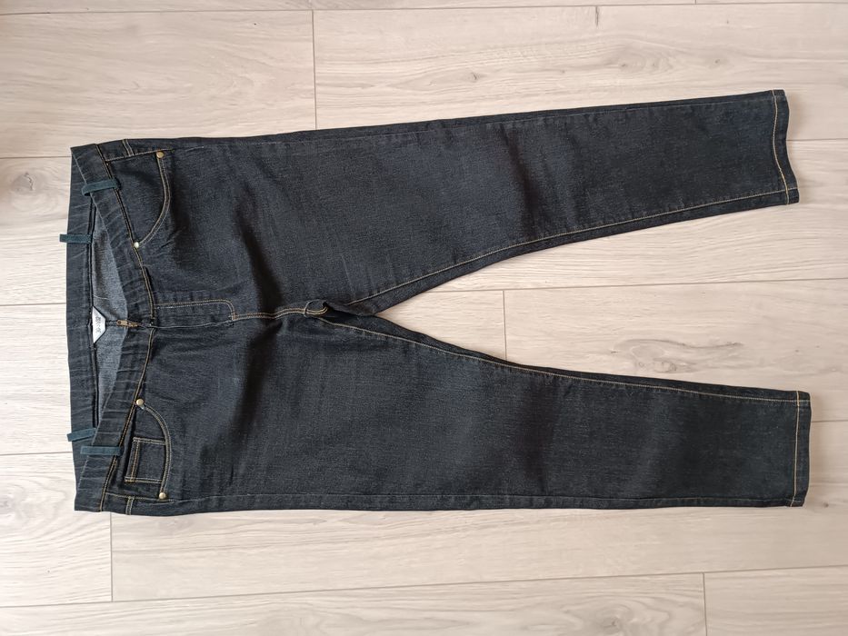 Spodnie jeansy damskie szare czarne XL
Szerokość w pasie 50
Długość no