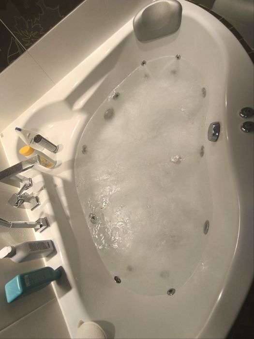 Wanna hydromasaż jacuzzi