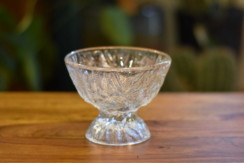 Szklana misa czeskiej huty  Sklo Union, projekt Pavel Panek