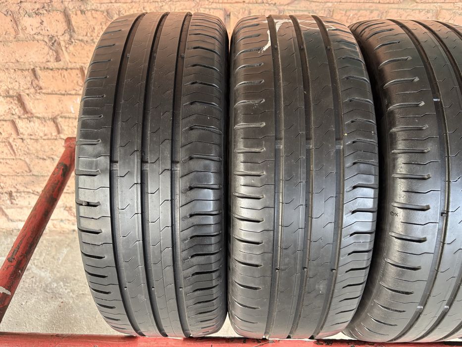 Комплект літніх шин 185/55R15 Continental