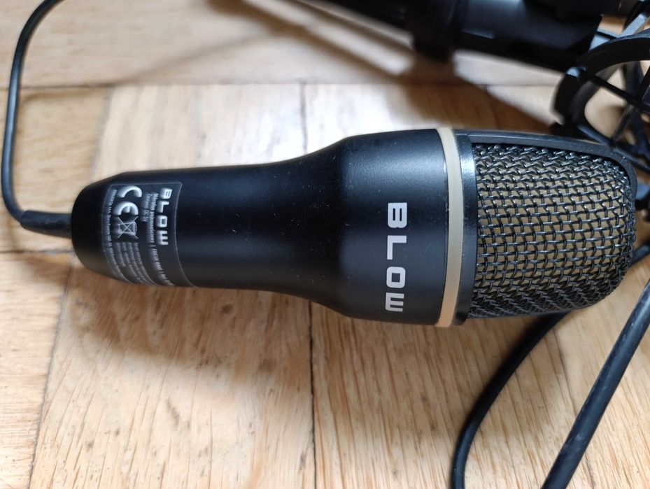 Mikrofon studyjny Blow z filtrem gąbka+podstawka w formie tripodu