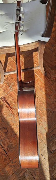 Guitarra admira Juanita