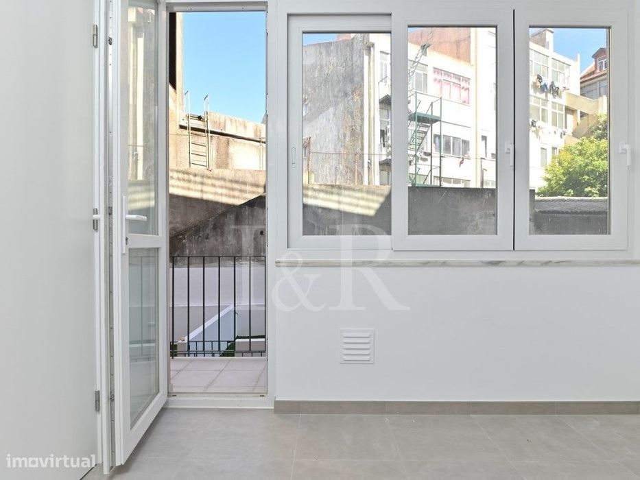 Apartamento T0 com terraço, em Arroios, Lisboa