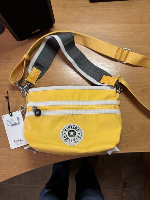 Сумка Kipling MENTA Vivid Yellow C (V15)