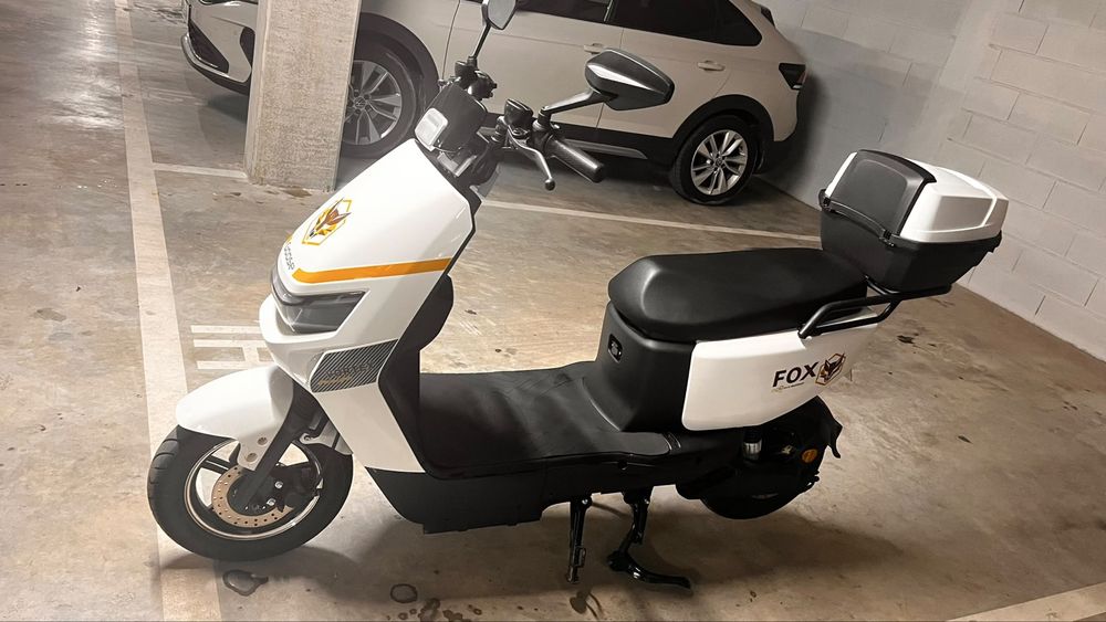 Moto com garantia 2 anos