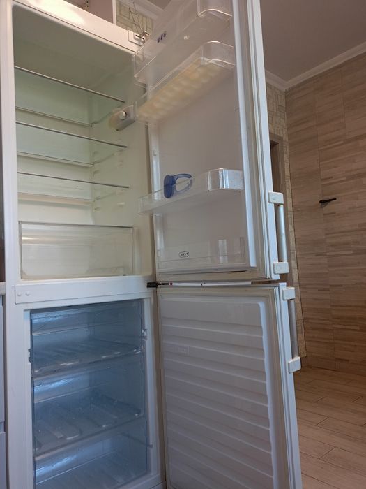 Двокамерний холодильник WHIRLPOOL WBE 3412  W