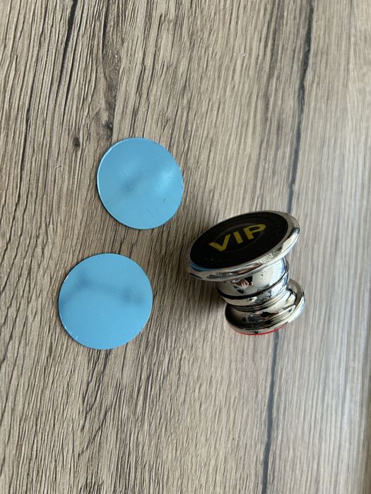 Тримач для телефона на магніті