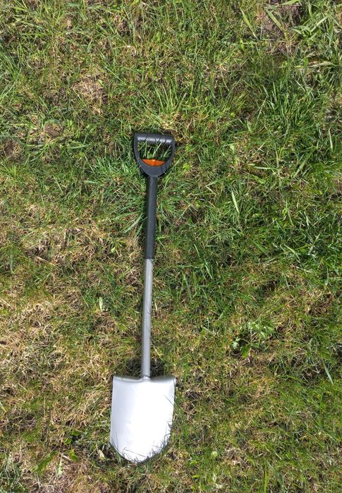 Штикова лопата Fiskars , Регулюється ручка по висоті