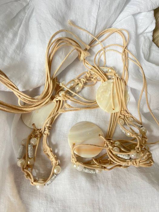 Білі лляні брюки з гарним поясом Італія