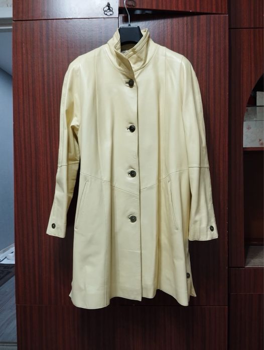 Шкіряне пальто