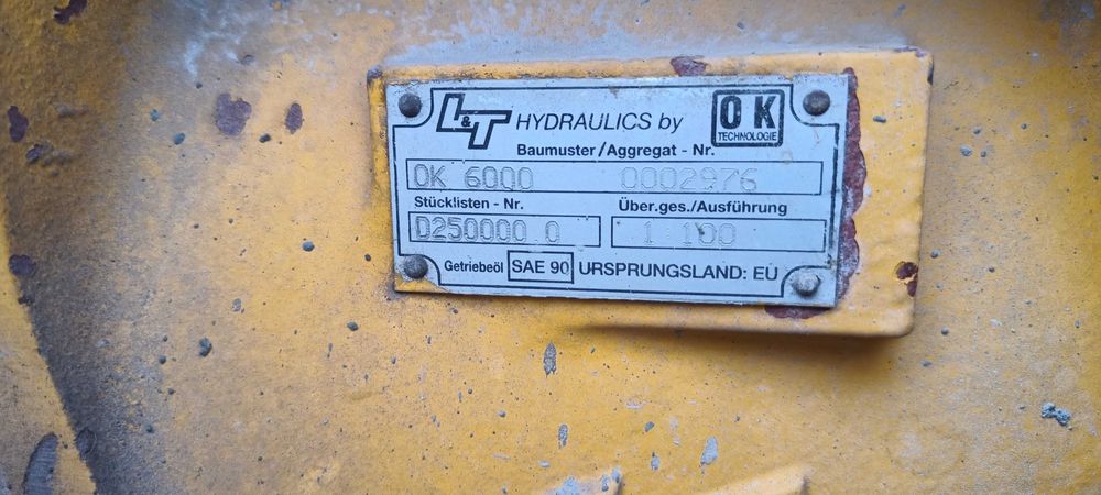 Przekładnia obrotu beczki wraz z silnikiem obrotu L&T.