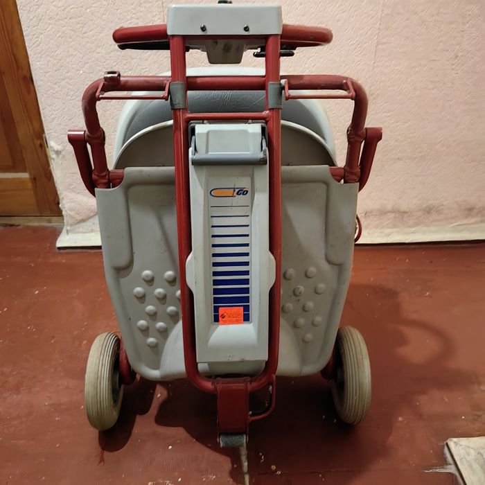 портативнє складнє крісло моторизоване