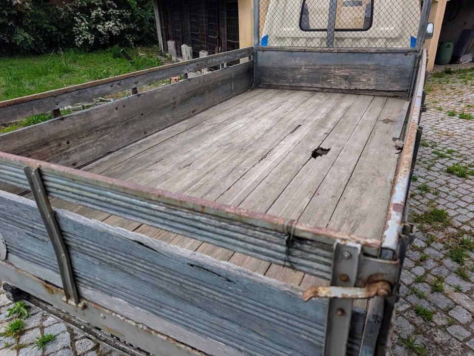 Mazda E2200 Pick-Up