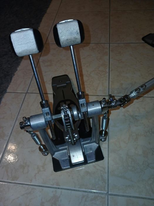 Pearl P922 bass drum Pedal 
Power Shifter series
Single-chain drive
Base plate
Duo-beater
Optimal running characteristics