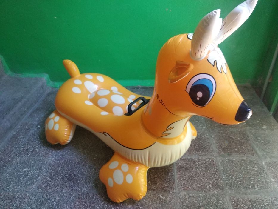 Надувная игрушка плотик оленёнок