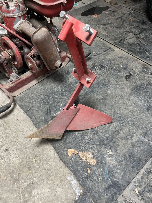 Плуг до мотоблока