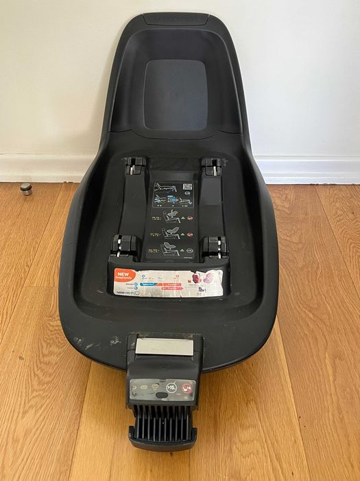 Conjunto ovo, base e cadeira auto Bebe Confort usado, em bom estado