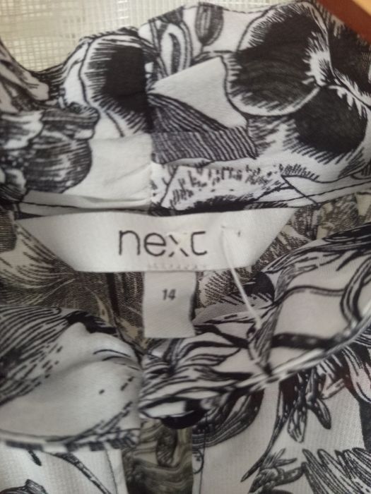 Блуза жіноча в квітковий принт бренду Next