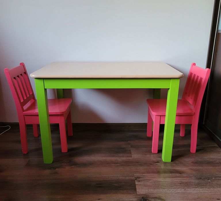 Drewniany stół 90×60 + 2 drewniane krzesełka