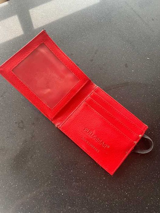 Carteira Pull & Bear Preta e Vermelha