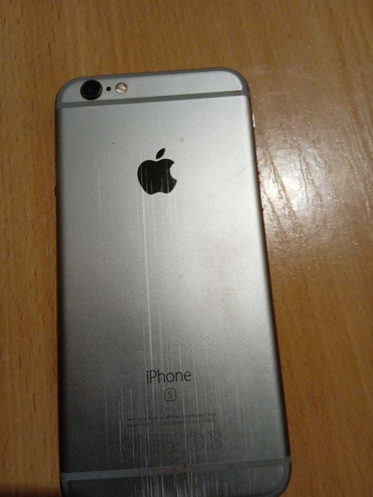 Смартфон iPhone 6s