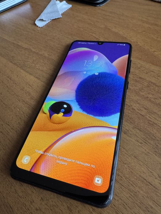 Samsung A31, 4gb оперативы, 64gb встроеная + слот.