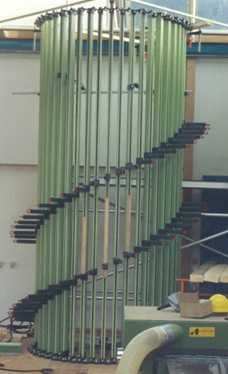 Prasa pneumatyczna do giętych schodów