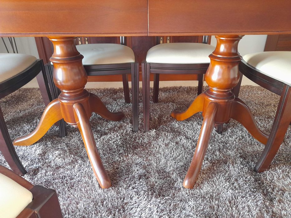 Mesa de jantar e 6 cadeiras