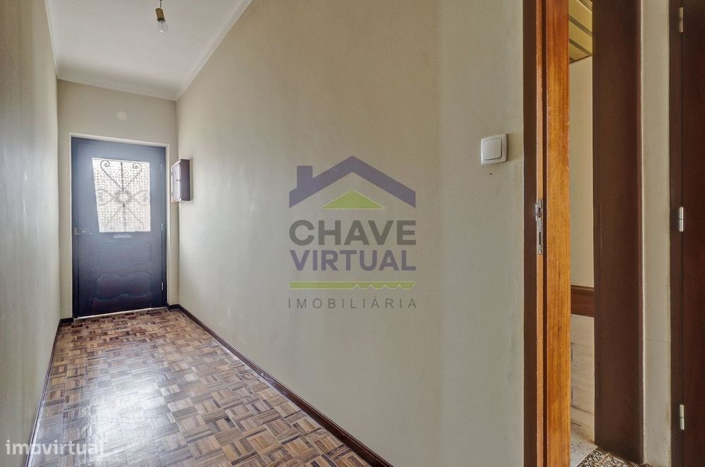 Moradia V3 com Terreno Urbano e Garagem - Seixal, Lourinhã