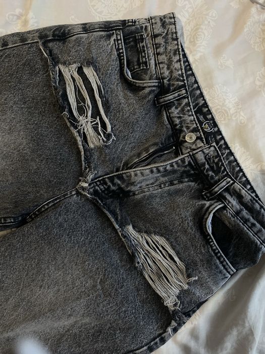 джинси сірі з рваними вставками