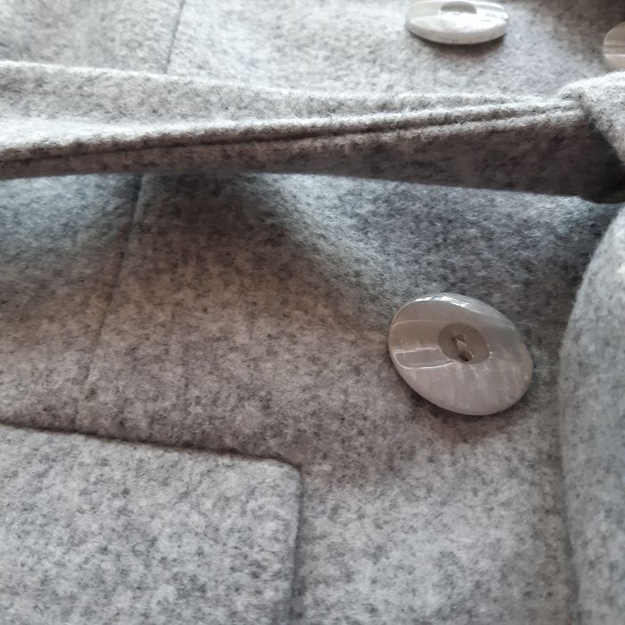 Nowy świetny wełniany płaszcz!