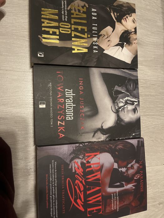 Zalezna od mafii, Zdradzona towarzyszka i krwawe więzy - romanse mafi