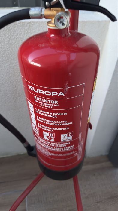 Extintor com suporte