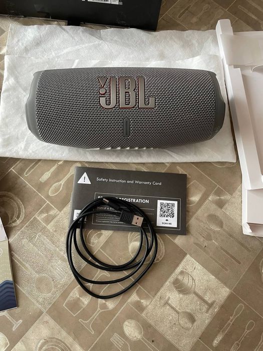 Портативна колонка JBL Connect.