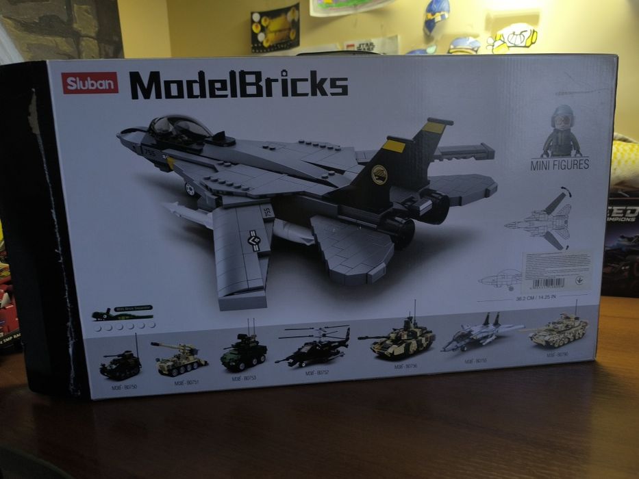 Лего літак військовий