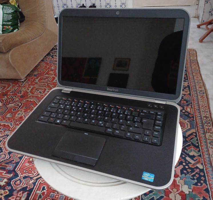 Portátil DELL Inspiron 7520 - i7 2.20Ghz - 6GB - 700GB