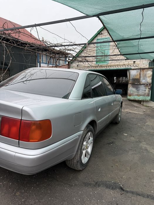 Продам Audi 100c4