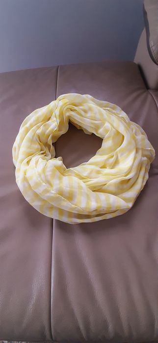 Nowa.Apaszka, chusta, szal.  
Stan idealny.