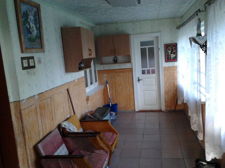 Продається будинок з земельною ділянкою